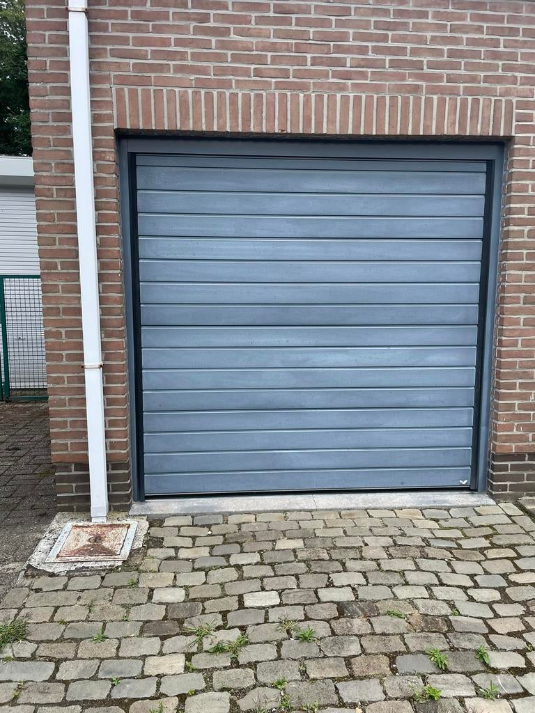 Garagepoort, Ophalen, Zo goed als nieuw