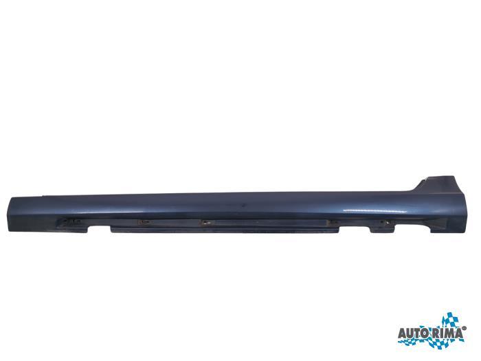 Seuil gauche d'un Volvo V60 (498), -, 3 mois de garantie, -, -