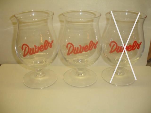 Bierglas Duvel, opschrift Duvels, 2 glazen aan € 4,00 stuk, Verzamelen, Biermerken, Zo goed als nieuw, Glas of Glazen, Duvel, Ophalen of Verzenden