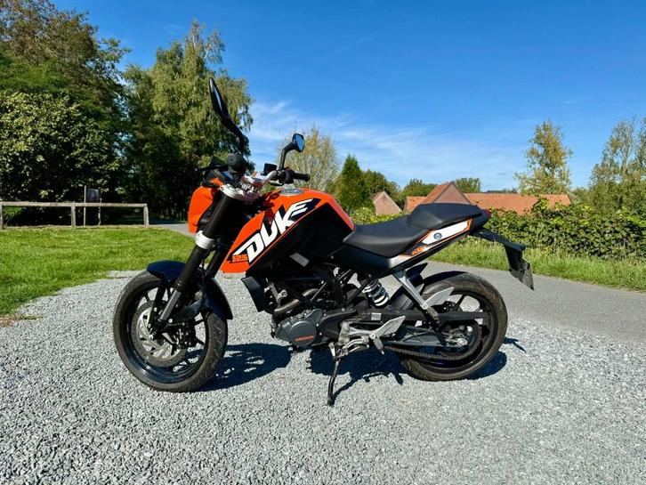 KTM Duke 125 - slechts 9.000 km, Motoren, Motoren | KTM, Particulier, Naked bike, 11 kW of minder, Ophalen of Verzenden