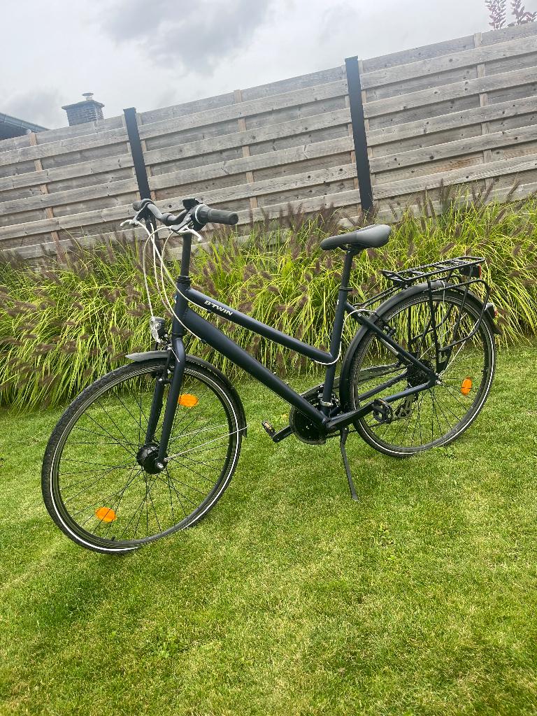 Vélo pour femmes BTWIN bleu foncé (26 pouces), Vélos & Vélomoteurs, Autres marques, Vitesses, Frein sur jante, Comme neuf