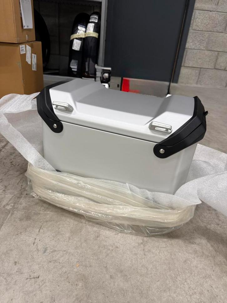 Nieuwe BMW R1300 GS Adventure OEM-koffer, Motoren, Accessoires | Koffers en Tassen, Nieuw, Ophalen