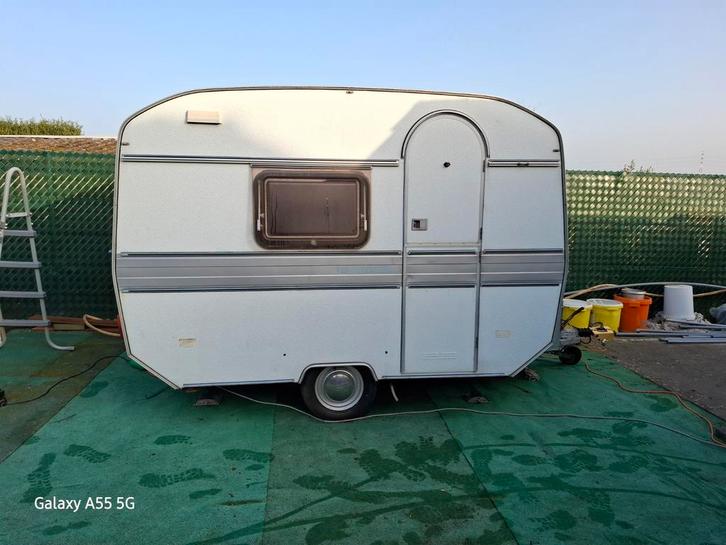 GERESERVEERD vr  Bart . Caravan 3 pers/ werfkeet/speelhuisje, Caravanes & Camping, Caravanes, Particulier, jusqu'à 3, 500 - 750 kg