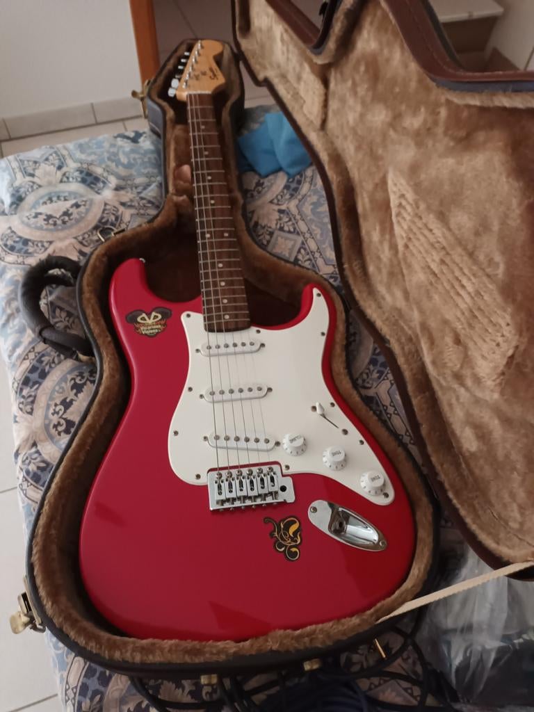 Guitare électrique Fender, Enlèvement, Fender