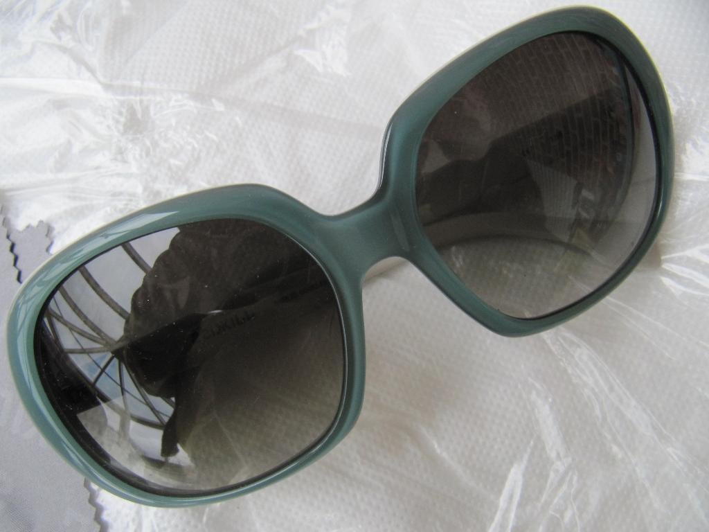 Zonnebril dames van KISS & KILL., Ophalen of Verzenden, Nieuw, Blauw, Zonnebril