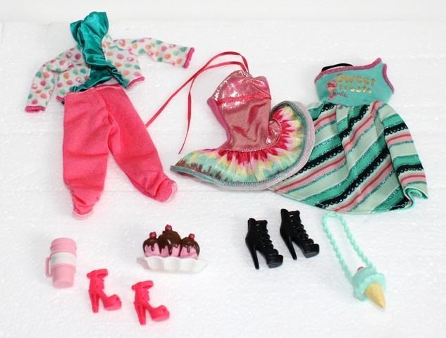 Kledingsetje #1 voor Barbie, Kinderen en Baby's, Speelgoed | Poppen, Gebruikt, Barbie, Ophalen of Verzenden