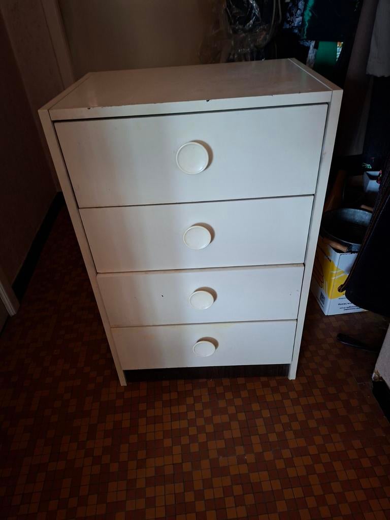 2 witte ladenkastjes, Ophalen