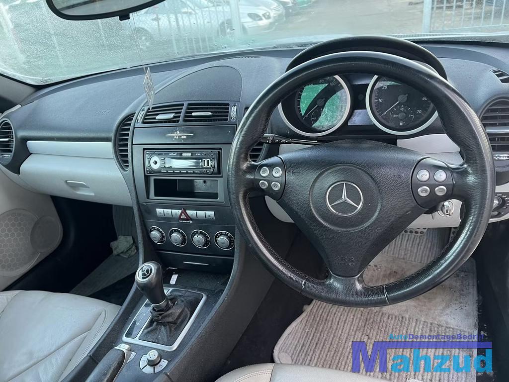 SLK R171 dashboard schakelaar delen interieur radio armsteun, Gebruikt, Mercedes-Benz AG, Mercedes-Benz, Mercedesstrasse 120
70372  Stuttgart, DE