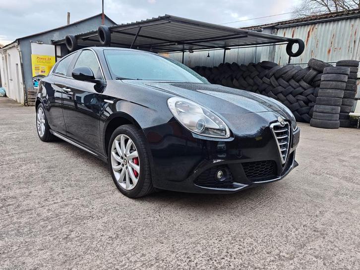 Alfa Giulietta Abarth 170 cv, Autos, Alfa Romeo, Particulier, Giulietta, Toit panoramique, Rouge, Carnet d'entretien, Enlèvement