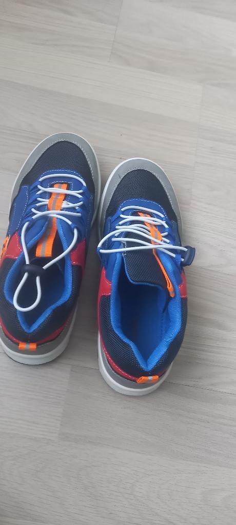 Chaussures Tams neuves, Vêtements | Femmes, Chaussures, Autres couleurs, Chaussures de sports, Comme neuf, Enlèvement