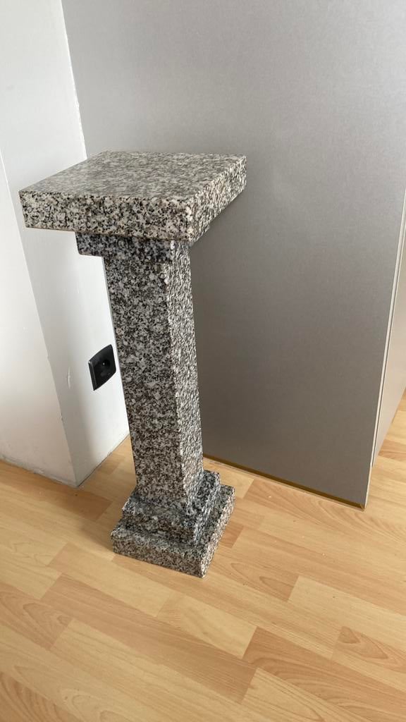 Granieten zuil, Huis en Inrichting, Ophalen, Zo goed als nieuw