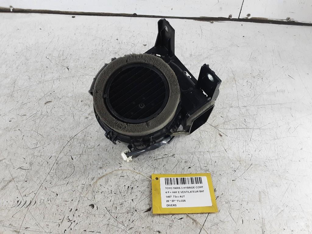 DIVERSEN DIVERS Toyota Yaris III (P13) (G923052040), Gebruikt, Mevr. I. Hauben, Toyota, Rue de l'Espoir 34 34
4030  GRIVEGNÉE, BE