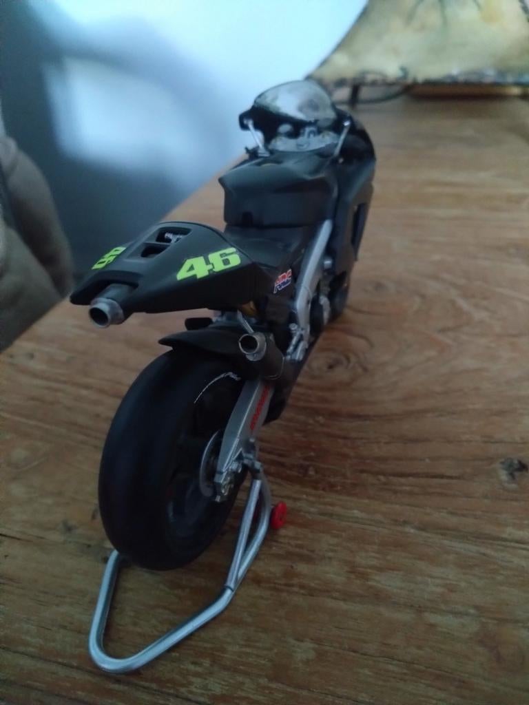 Honda pré-saison 2002 #46 Rossi (Minichamps), Enlèvement, Utilisé