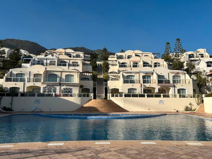 Residence - triplex pied dans l’eau, Immo, Étranger