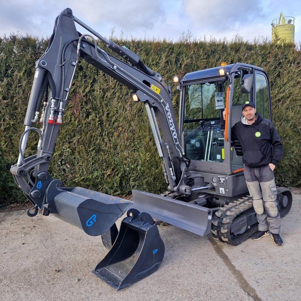 Te huur graafmachine  -  mini-graver, Articles professionnels, Machines & Construction | Grues & Excavatrices, Excavatrice, Enlèvement ou Envoi