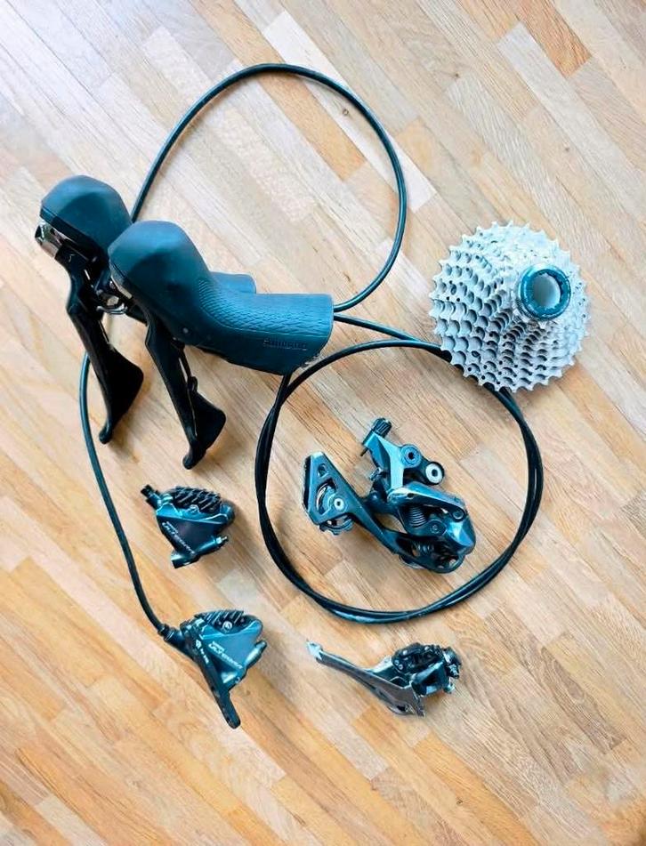 Shimano Ultegra 8000 serie groepset, Handtassen en Accessoires, Bedels, Ophalen of Verzenden