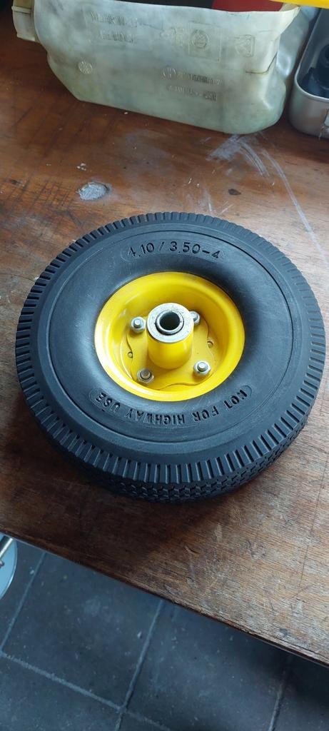 Pneu 4.10/3.50 - 4 , pour chariot manuel - neuf, Jardin & Terrasse, Brouettes, Enlèvement ou Envoi