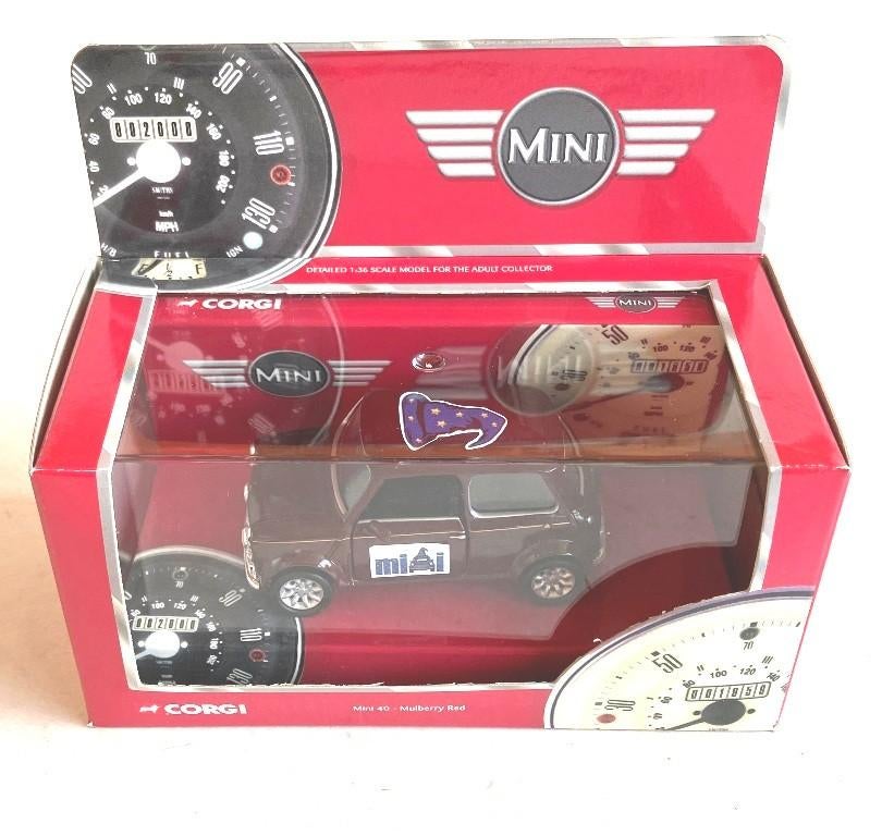Mini Cooper Mulberry red Southern Mini days 2011 Corgi., Hobby en Vrije tijd, Modelauto's | Overige schalen, Zo goed als nieuw