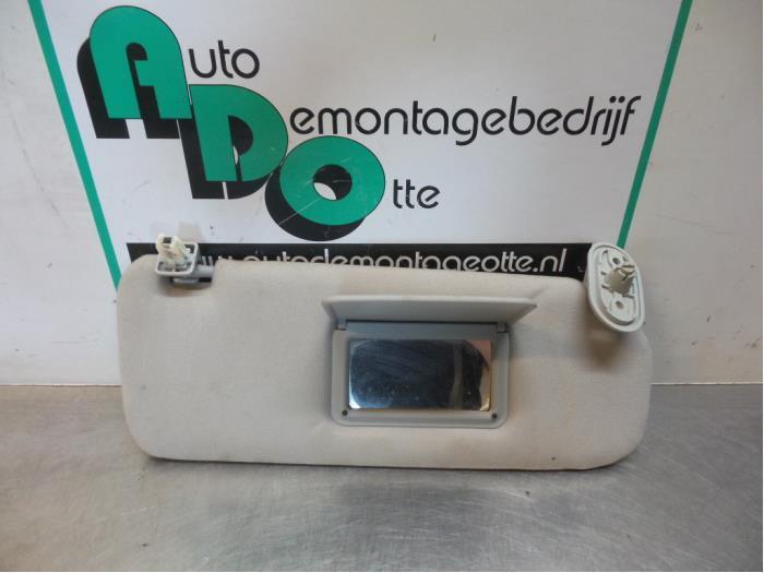 Zonneklep van een Toyota Corolla (Corolla 02-), Auto-onderdelen, Interieur en Bekleding, Toyota, Gebruikt, 3 maanden garantie