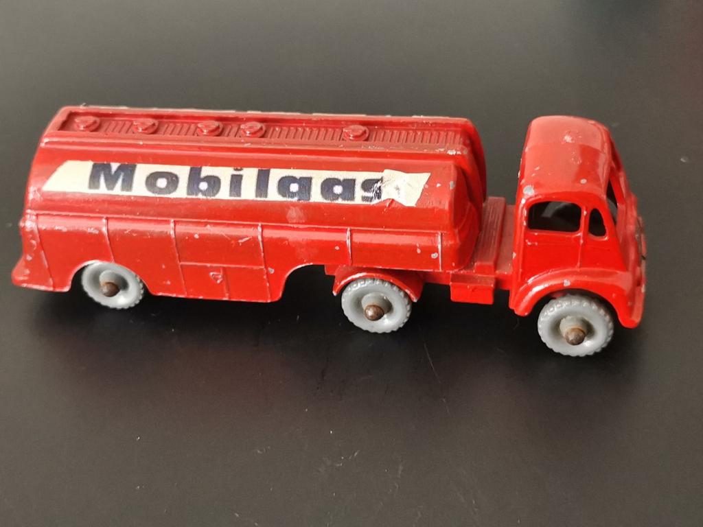 Wijnoogst, Ophalen, Lesney