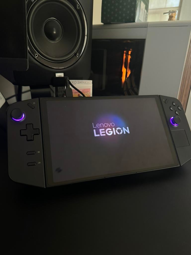 Legion Go handheld te koop, Games en Spelcomputers, Spelcomputers | Overige, Ophalen, Zo goed als nieuw