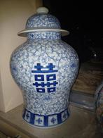 Grand vase chinois en porcelaine bleu et blanc, Enlèvement