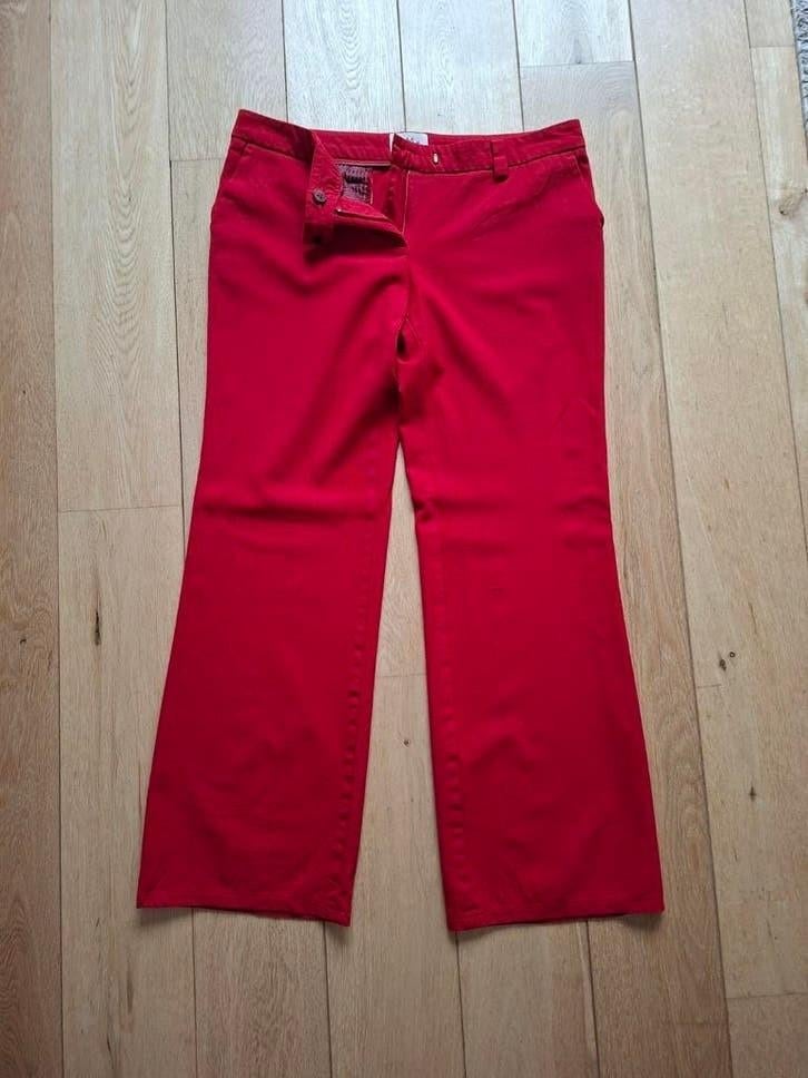 Rode broek met lage taille - small 40, Kleding | Dames, Broeken en Pantalons, Zo goed als nieuw, Maat 38/40 (M), Rood, Lang, Ophalen of Verzenden
