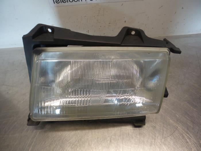 Phare gauche d'un Peugeot Expert, Autos : Pièces & Accessoires, Éclairage, Peugeot, Utilisé, 3 mois de garantie, Enlèvement ou Envoi