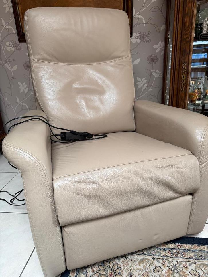 2 sièges relax, électriques, cuir, Maison & Meubles, Fauteuils, Comme neuf, Enlèvement