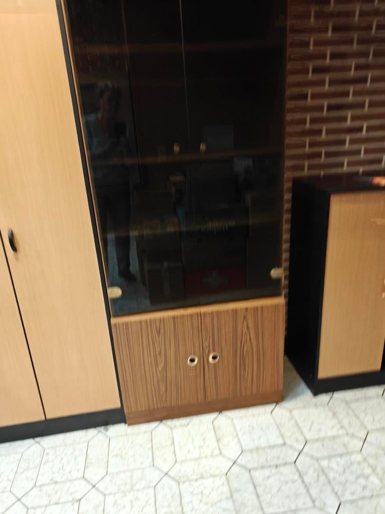 retrait à 9300 Alost - vitrine, Maison & Meubles, Armoires | Vitrines, Utilisé, 150 à 200 cm, 50 à 100 cm, 25 à 50 cm, Avec porte(s)
