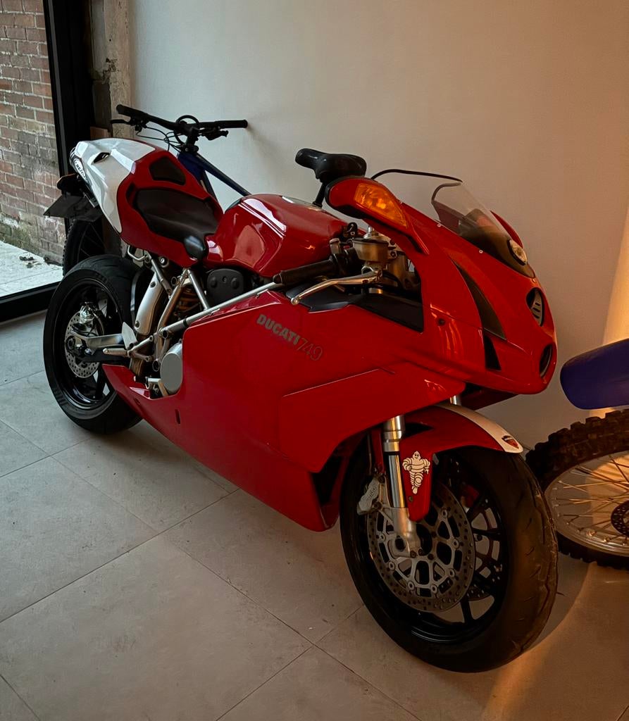 Ducati 749 testastretta, Motoren, Particulier, 2 cilinders