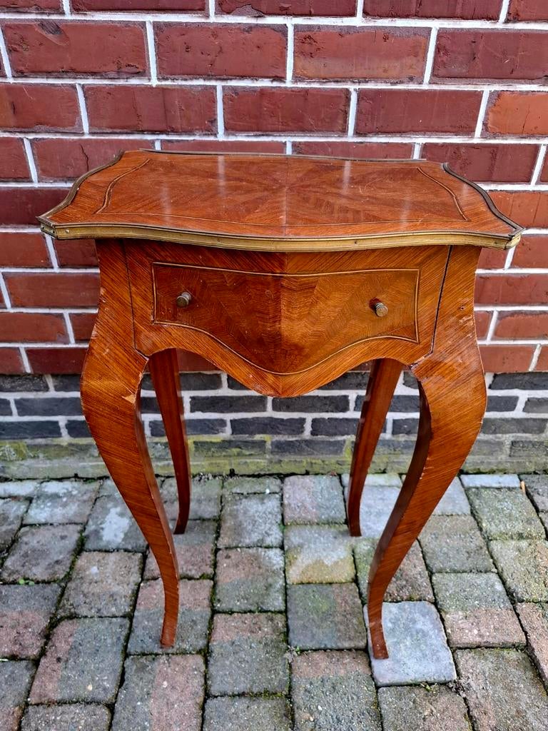 Louis XV Commode, Enlèvement