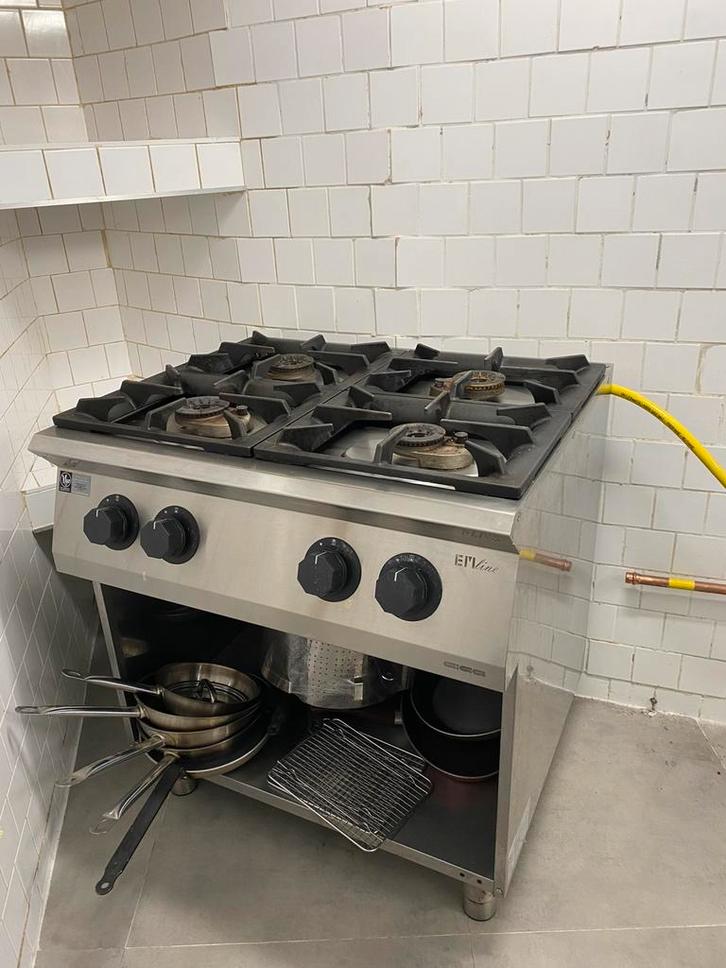 Cuisinière à gaz professionnelle à 4 cuves Cica EM Line, Articles professionnels, Horeca | Équipement de cuisine, Cuisinière, Friteuse et Grils