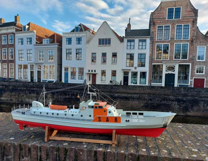 Sar FL8 RC, Hobby en Vrije tijd, Modelbouw | Boten en Schepen, Zo goed als nieuw, Ophalen