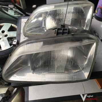 Renault Megane scenic 1997 Koplamp Links of Rechts beschikbaar voor biedingen