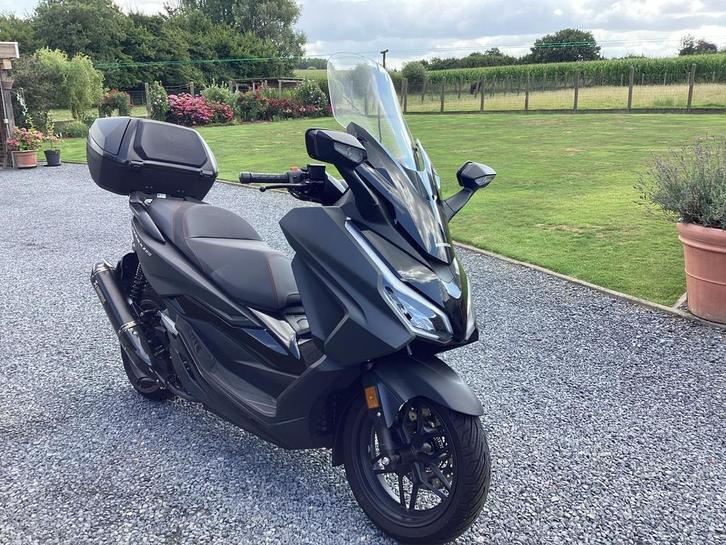 Honda forza 350 als nieuw, Motoren, Motoren | Honda, Particulier, Scooter, 12 t/m 35 kW, Ophalen