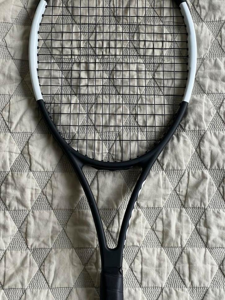 Wilson Pro Staff 97 V12 Tennissracket, Sport en Fitness, Tennis, Zo goed als nieuw, Racket, Wilson, L2, Ophalen of Verzenden