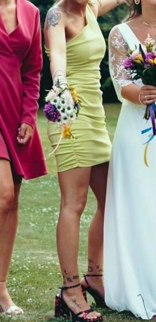 Zara robe fêtes cocktails vert tilleul t.XS, Kleding | Dames, Jurken, Zo goed als nieuw, Maat 34 (XS) of kleiner, Groen, Boven de knie