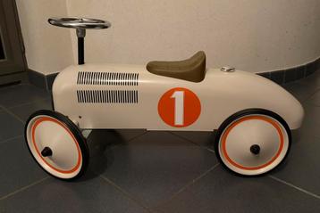 Retro roller auto beschikbaar voor biedingen