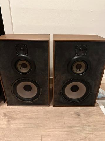 Boxen vintage beschikbaar voor biedingen