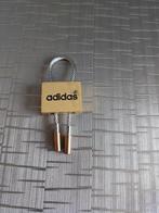 Adidas sleutelhanger, Ophalen of Verzenden, Zo goed als nieuw