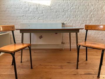 Vintage kindertafel Tubax (blauw) beschikbaar voor biedingen