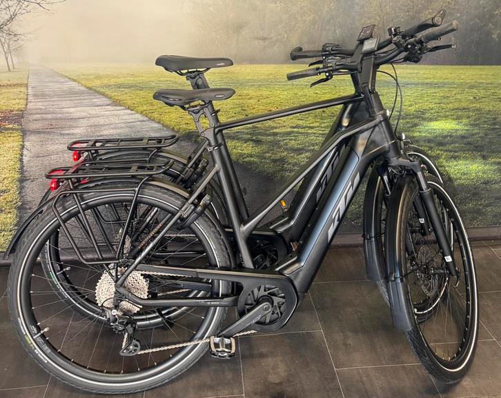Set KTM Macina Style 730 E-Bikes – Luxe Electrische fietsen, Boeken, Kinderboeken | Jeugd | onder 10 jaar, Zo goed als nieuw, Ophalen of Verzenden