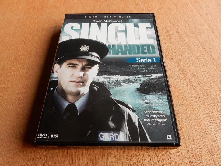 nr.1074- Dvd's single handed - crime - seizoen 1, Cd's en Dvd's, Dvd's | Tv en Series, Zo goed als nieuw, Thriller, Vanaf 12 jaar