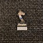PIN - ENERGIZER - WORLD CUP FOOTBALL USA 1994 - VOETBAL, Verzenden, Gebruikt, Sport, Speldje of Pin