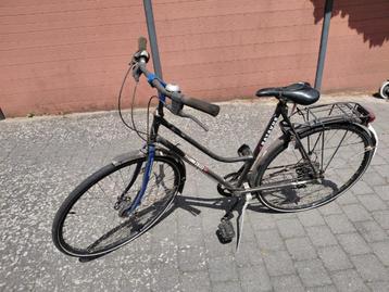 Damesfiets kotfiets beschikbaar voor biedingen
