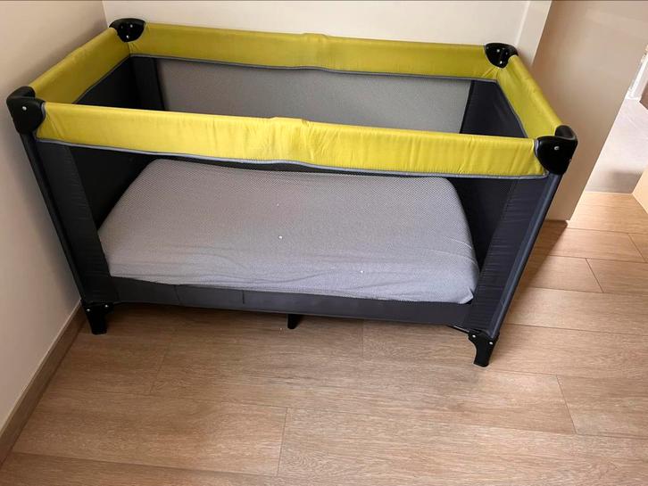 reisbedje, Kinderen en Baby's, Kinderkamer | Bedden, Zo goed als nieuw, Matras, Ophalen