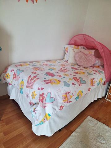 Onderschuifbed in zeer goede staat  beschikbaar voor biedingen