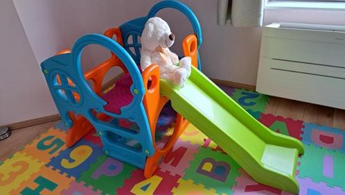 Feber Speelhuis met glijbaan-Voor binnen of buiten, Kinderen en Baby's, Speelgoed | Buiten | Speelhuisjes, Zo goed als nieuw, Kunststof
