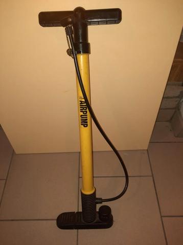 fietspomp met extra hulpstukken, Fietsen en Brommers, Ophalen, Zo goed als nieuw